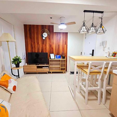 Acellyne'S Suites At The Residences At Commonwealth By Century Bandar Quezon Luaran gambar