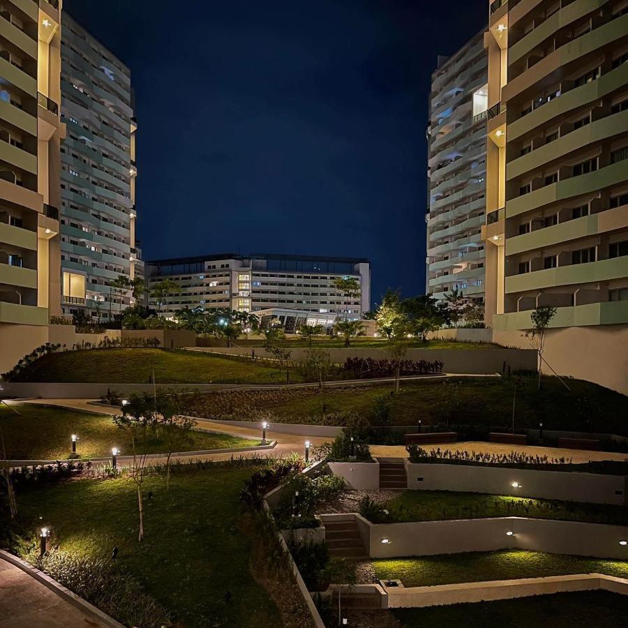 Acellyne'S Suites At The Residences At Commonwealth By Century Bandar Quezon Luaran gambar
