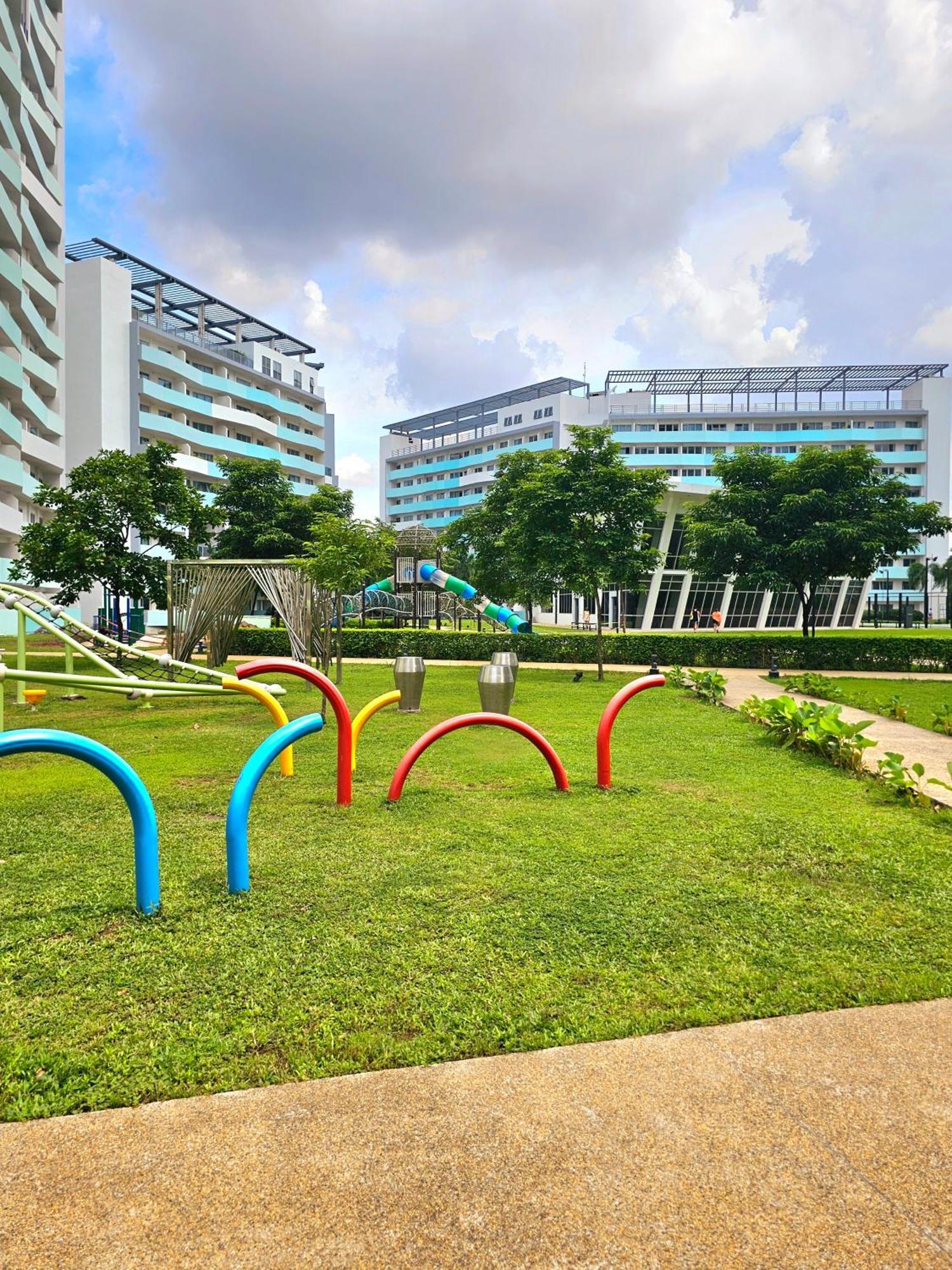 Acellyne'S Suites At The Residences At Commonwealth By Century Bandar Quezon Luaran gambar