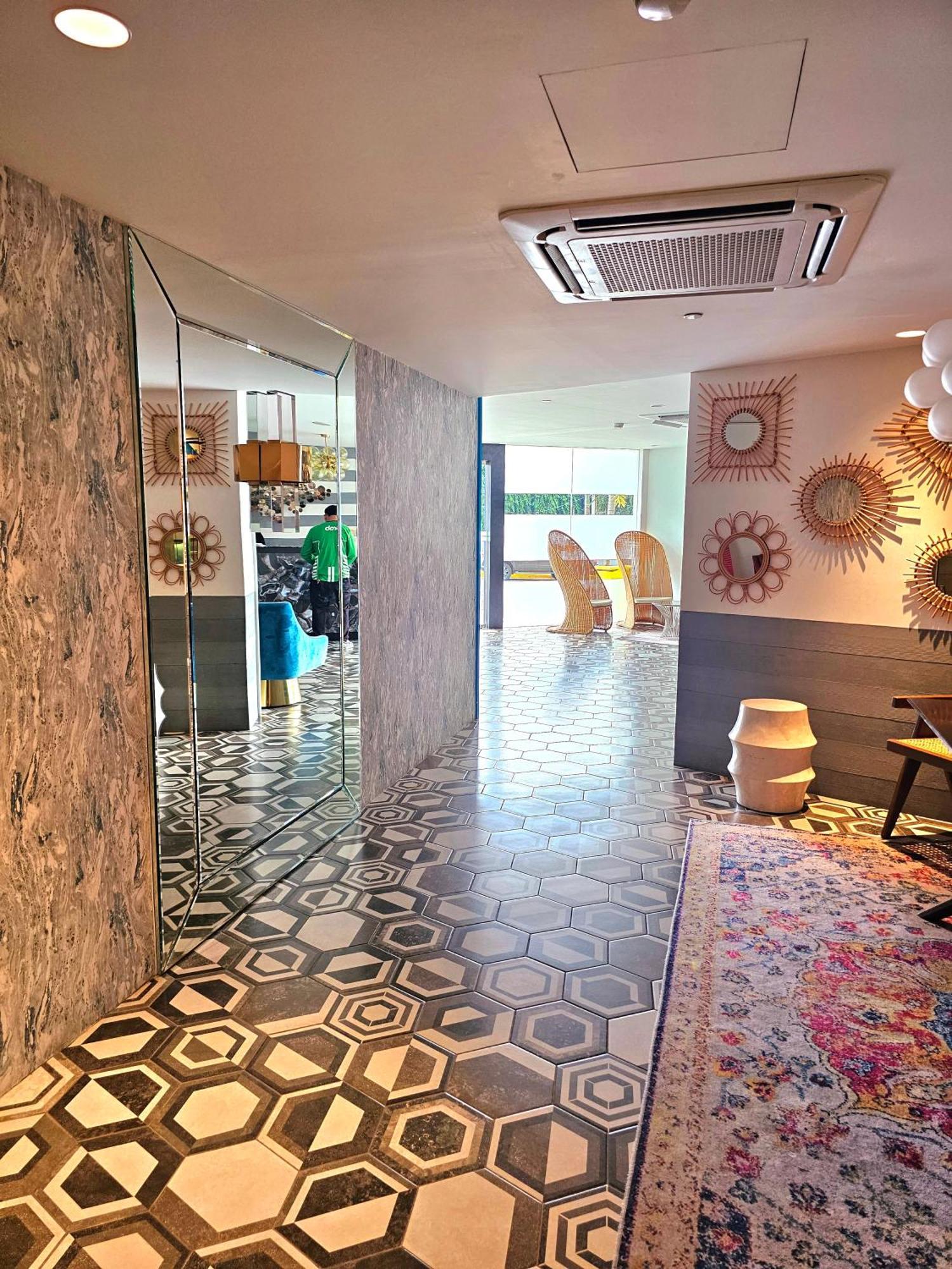 Acellyne'S Suites At The Residences At Commonwealth By Century Bandar Quezon Luaran gambar