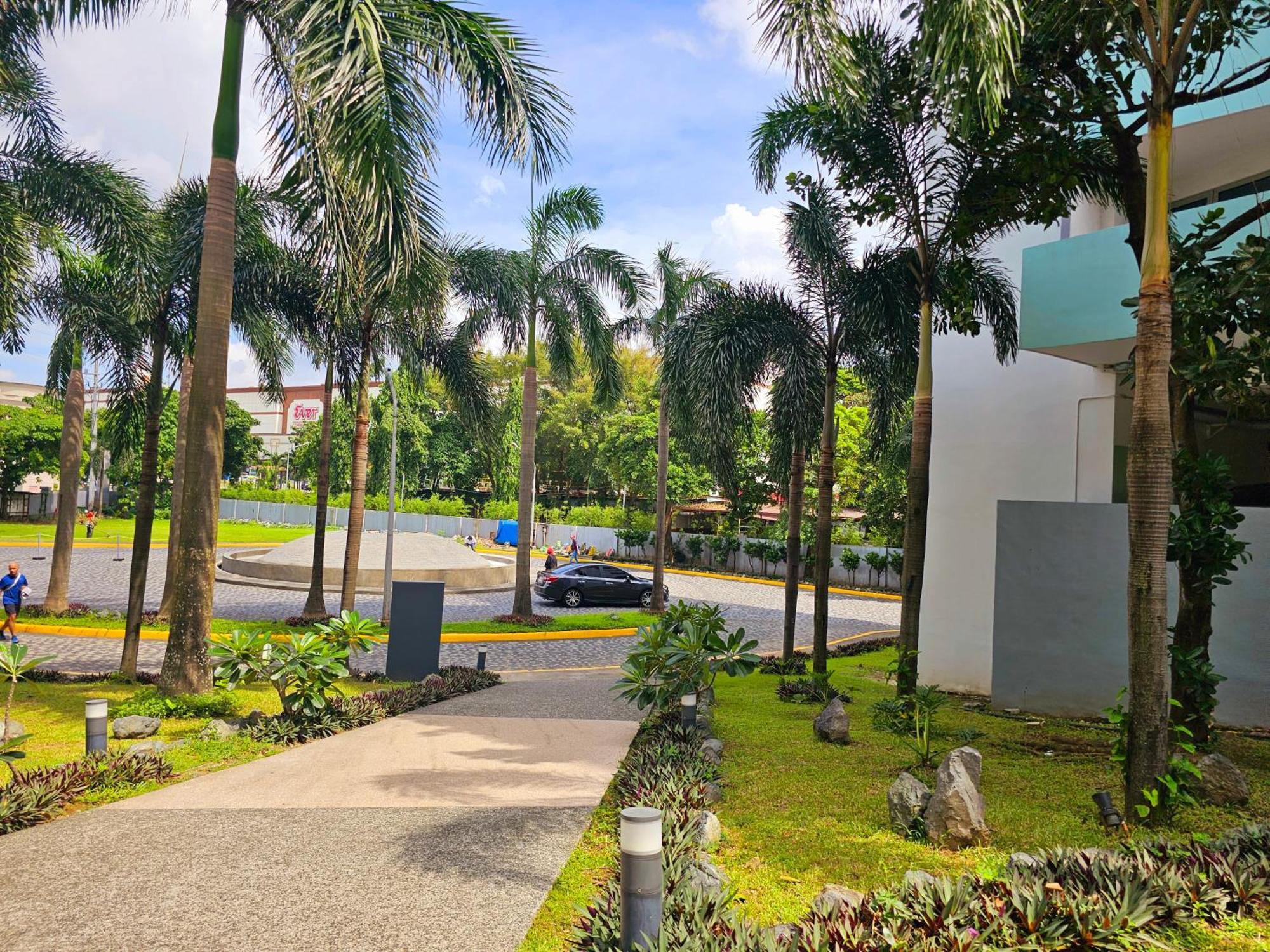 Acellyne'S Suites At The Residences At Commonwealth By Century Bandar Quezon Luaran gambar