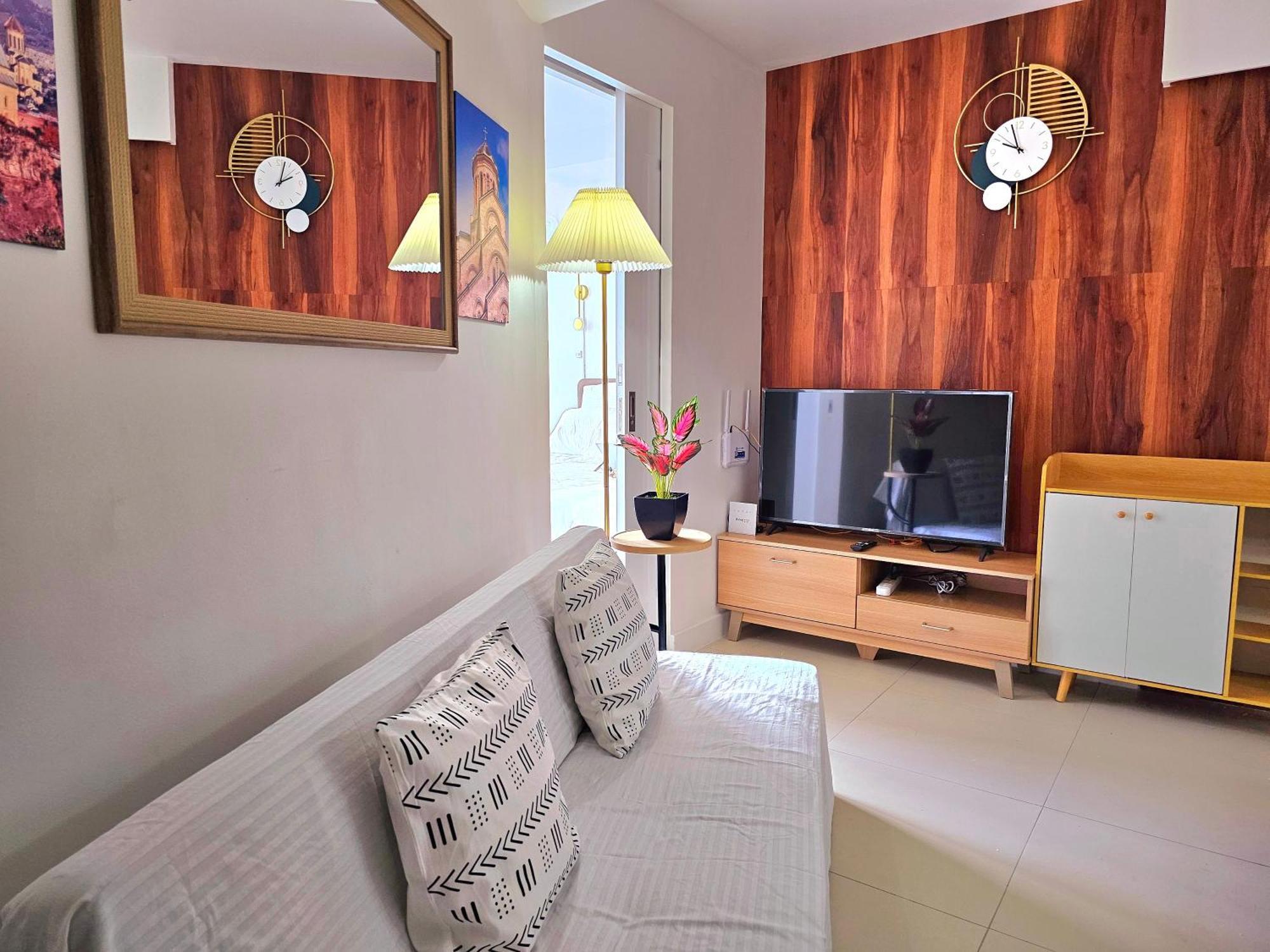 Acellyne'S Suites At The Residences At Commonwealth By Century Bandar Quezon Luaran gambar