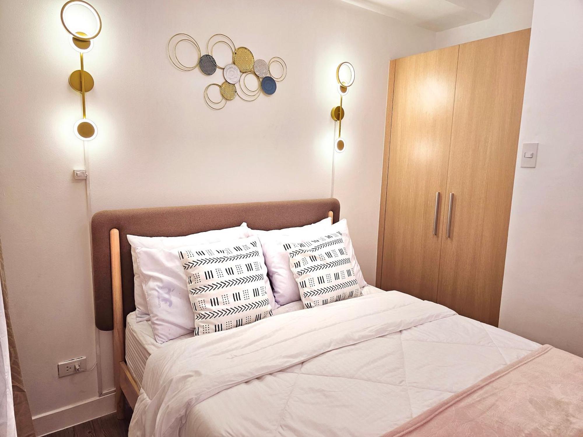 Acellyne'S Suites At The Residences At Commonwealth By Century Bandar Quezon Luaran gambar