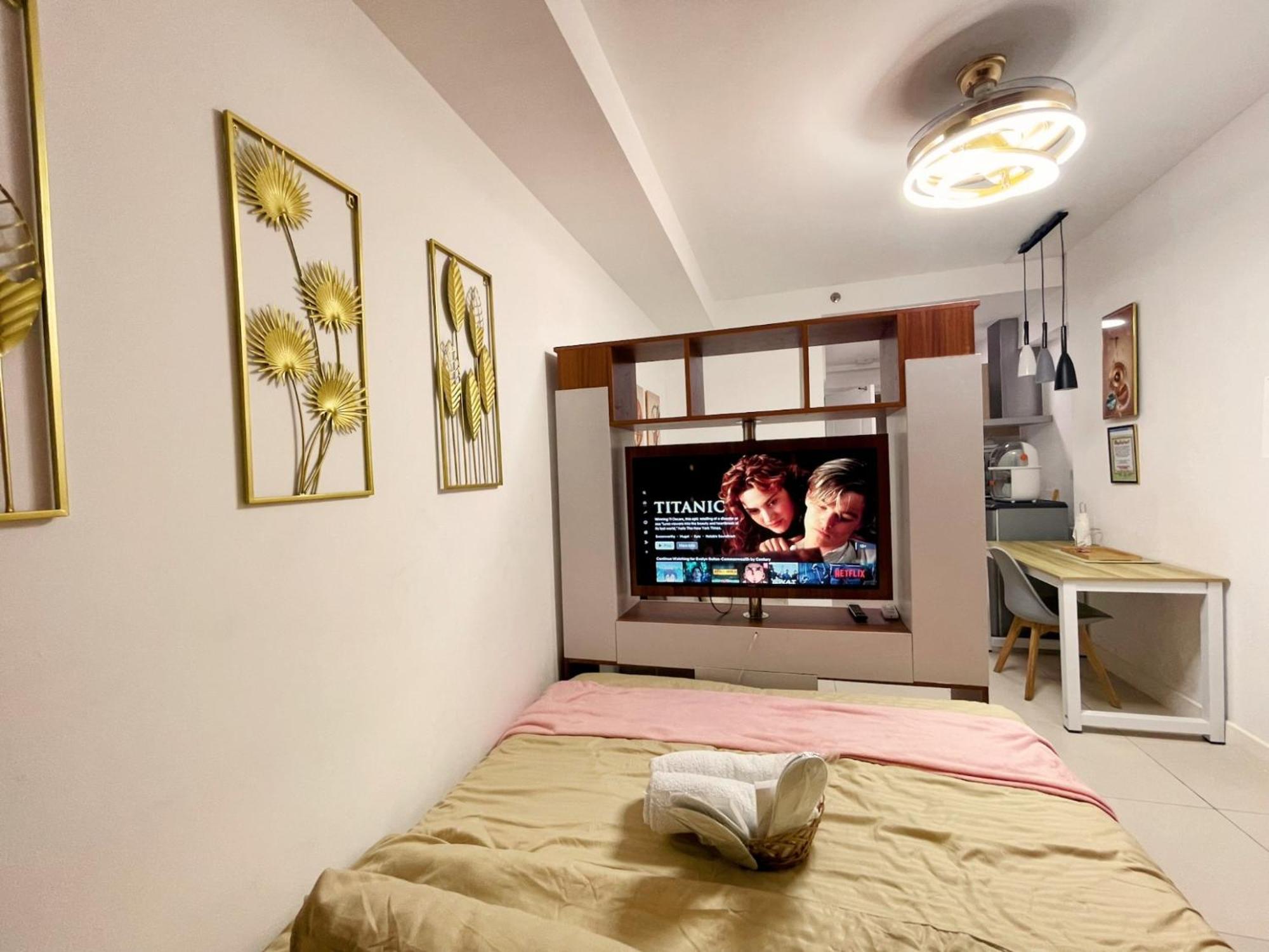 Acellyne'S Suites At The Residences At Commonwealth By Century Bandar Quezon Bilik gambar