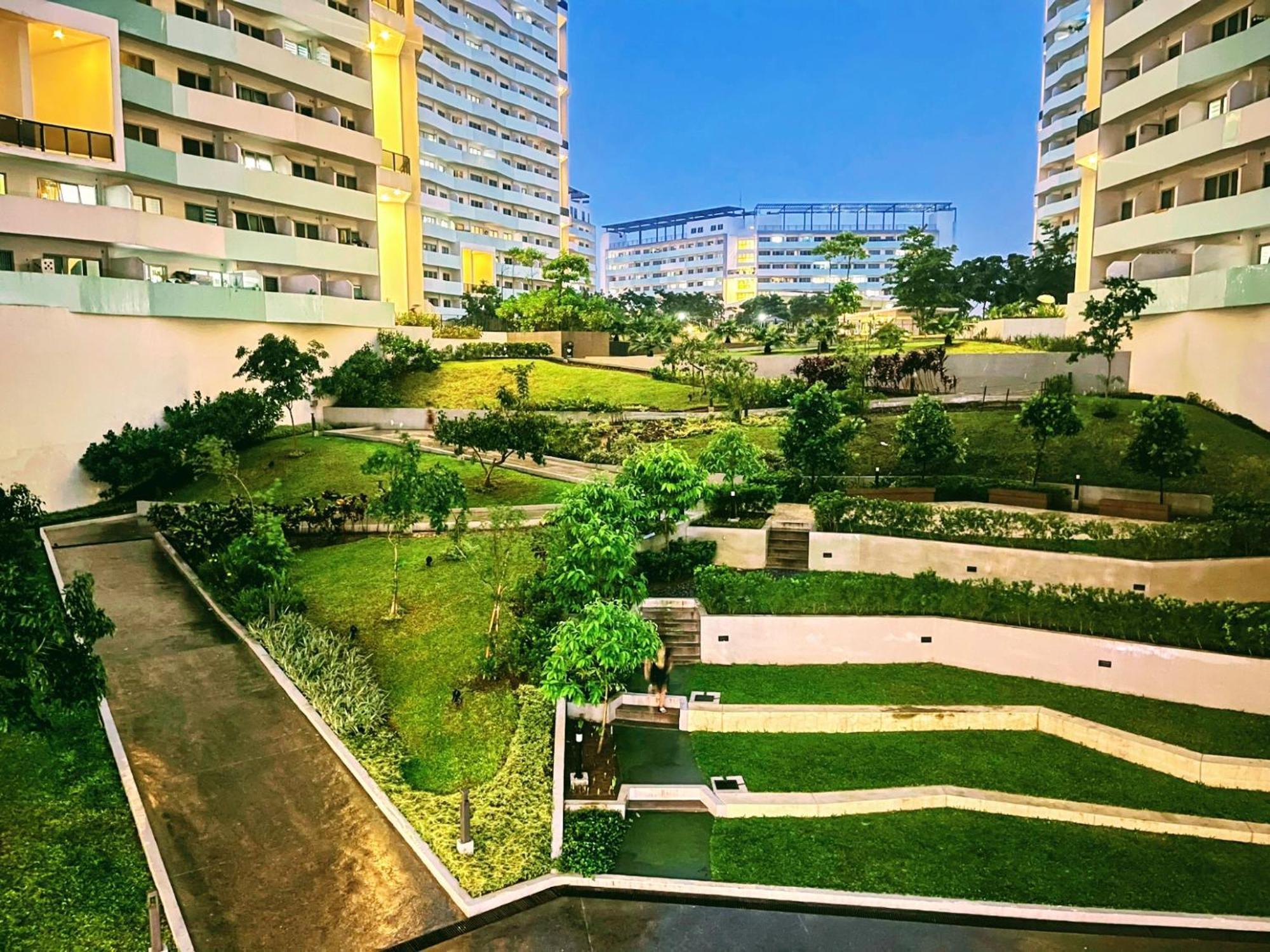 Acellyne'S Suites At The Residences At Commonwealth By Century Bandar Quezon Luaran gambar