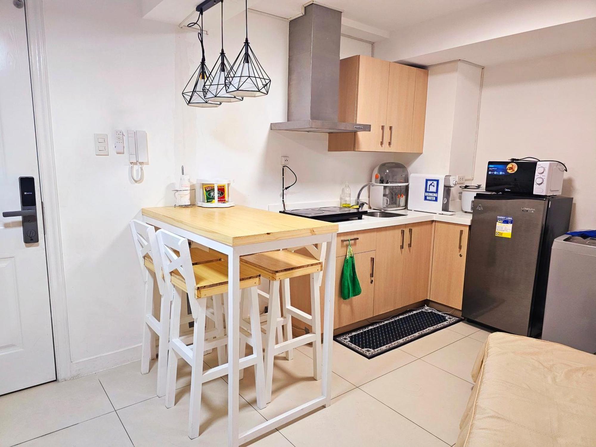 Acellyne'S Suites At The Residences At Commonwealth By Century Bandar Quezon Luaran gambar
